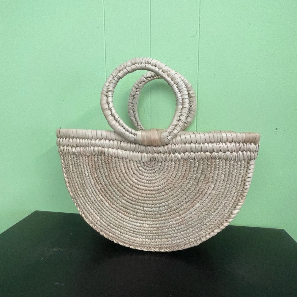 Elegant Tan Woven Handbag